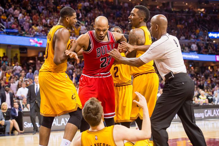 Það kom ekki á óvart að það hafi soðið upp úr í leik Cleveland Cavaliers og  Chicago Bulls í nótt.