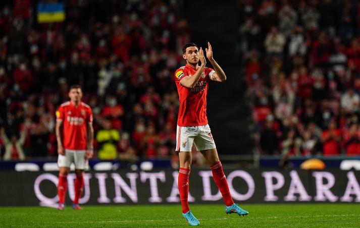 Úkraínski framherjinn Roman Yaremchuk fékk fyrirliðaband Benfica þegar hann kom inn á sem varamaður í gær.