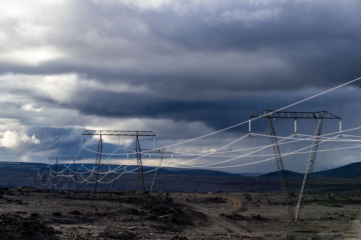 Raforkuverð hækkaði um 8,4 prósent að raunvirði síðasta árið.