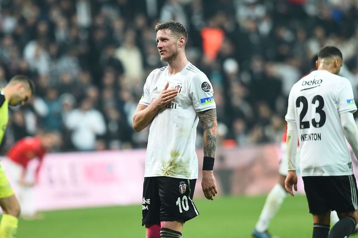 Wout Weghorst vill fara til United en fyrst þarf Besiktas að samþykkja að rifta lánssamningi við Burnley.