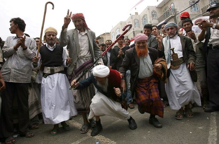 Leiðtogar nokkurra áhrifamestu ættflokkanna í Jemen hóta borgarastyrjöld segi Saleh ekki af sér.nordicphotos/AFP