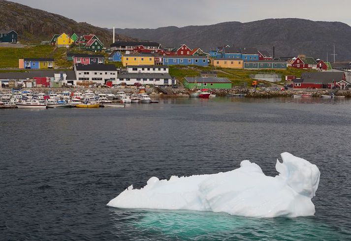 Við Grænland. Grænlendingar vonuðust til að olía og málmar myndu færa þeim milljarða í tekjur. 