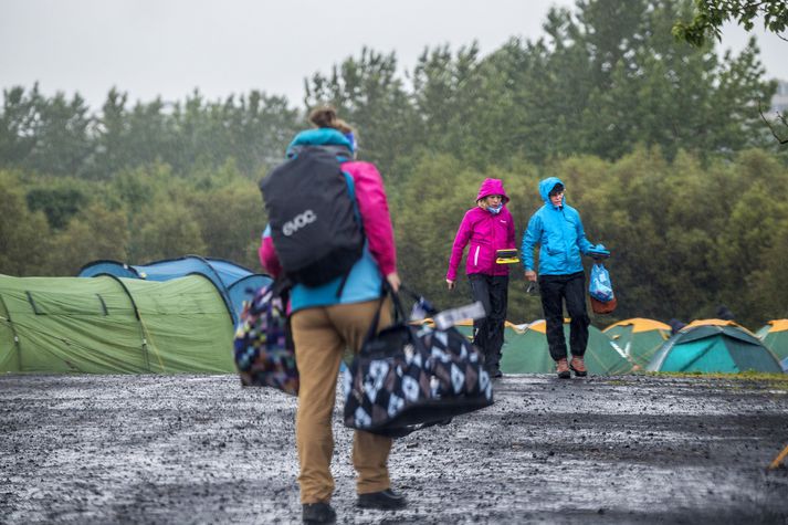 Það mun rignast vestast á landinu undir kvöld.