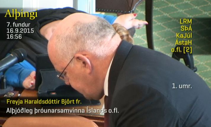 Atvikið átti sér stað á þingi í gær.