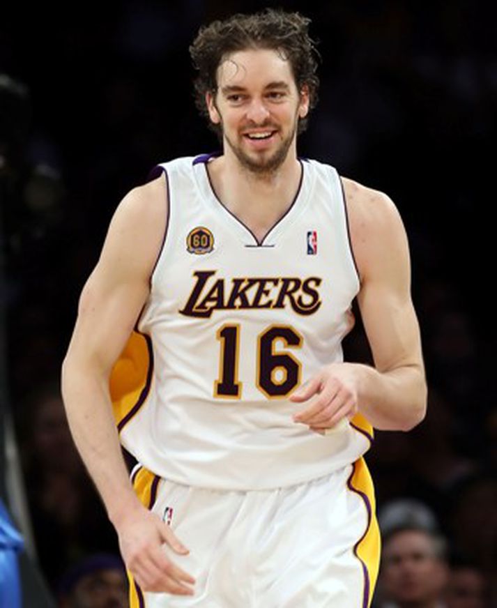 Pau Gasol átti stórleik í sigri LA Lakers á Denver í nótt