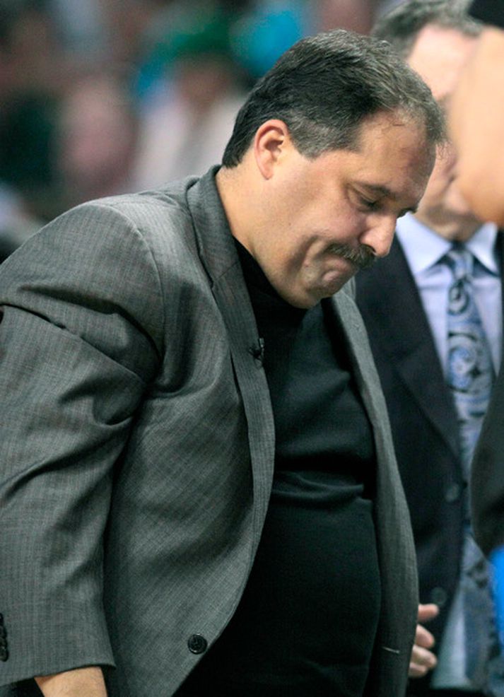 Stan Van Gundy, þjálfari Orlando, var niðurlútur eftir leik.