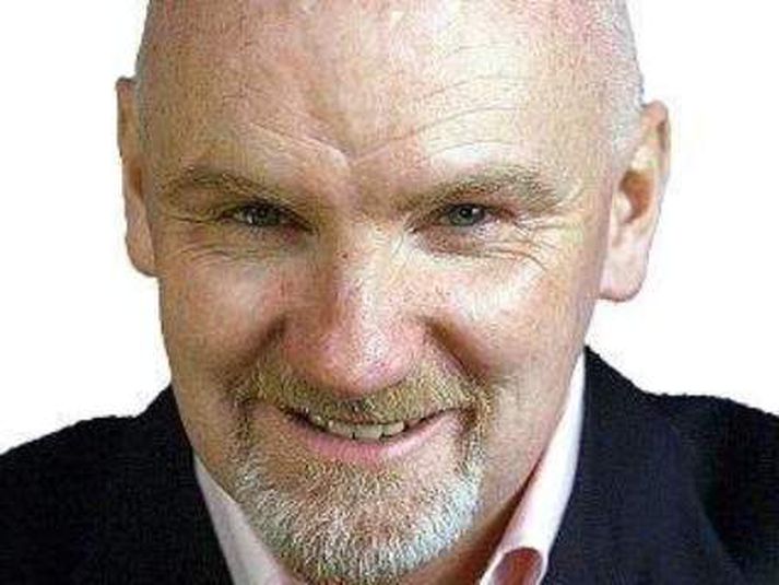 Sir tom hunter Hefur fengið tilboð í skókeðju sína upp á sem svarar átján milljörðum króna.