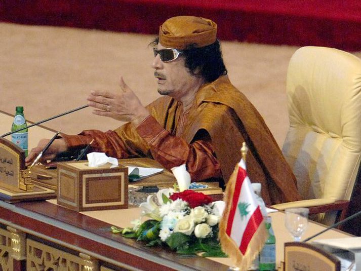 Gaddafi er ekki á þeim buxunum að láta hrekja sig frá völdum.