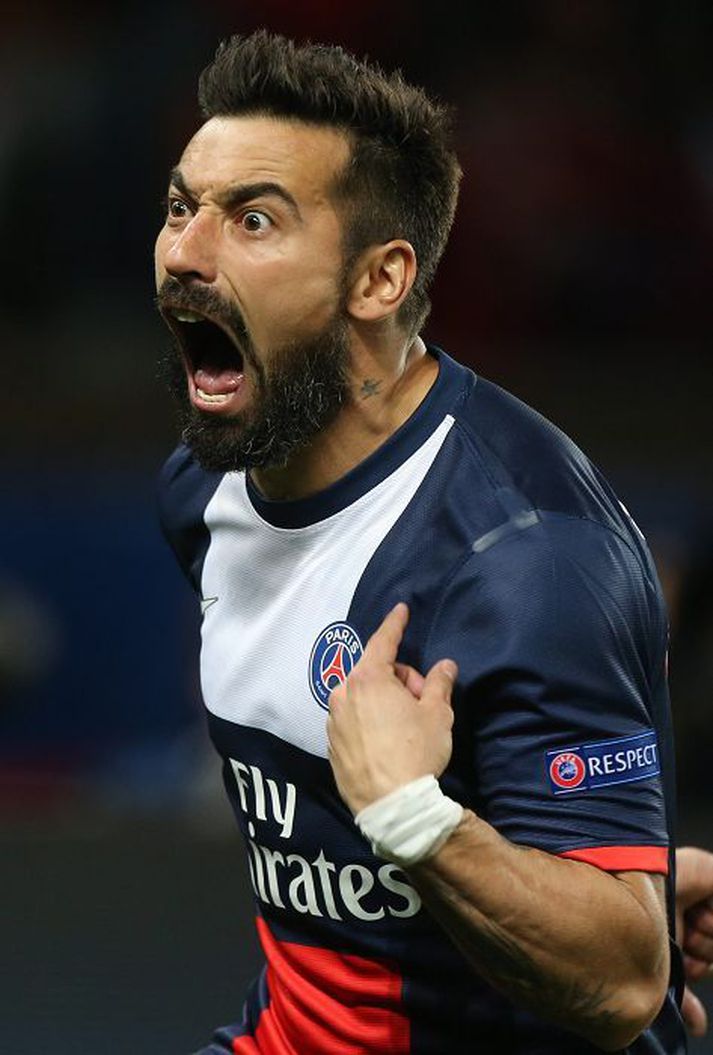 Lavezzi fagnar marki í fyrri leik liðanna.