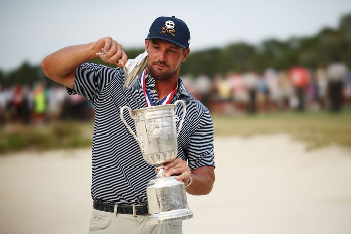 Bryson DeChambeau vann opna bandaríska risamótið í golfi í annað skiptið í fyrra. Hann vann mótið líka árið 2020 og hafði því þátttökurétt sumarið 2024 þrátt fyrir að hafa samið við LIV mótaröðina árið 2022.