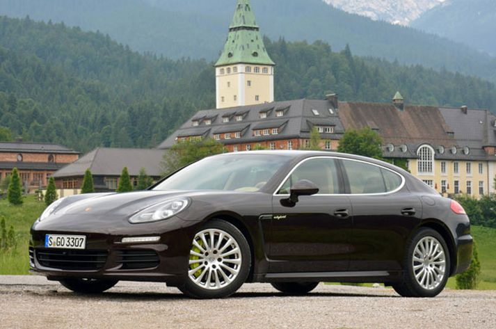 Porsche Panamera E-Hybrid.