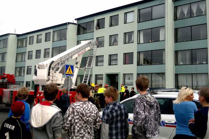 Slökkviliðið var kallað að Kjarrhólma eftir að eldurinn kom upp. Mynd/ Anton.