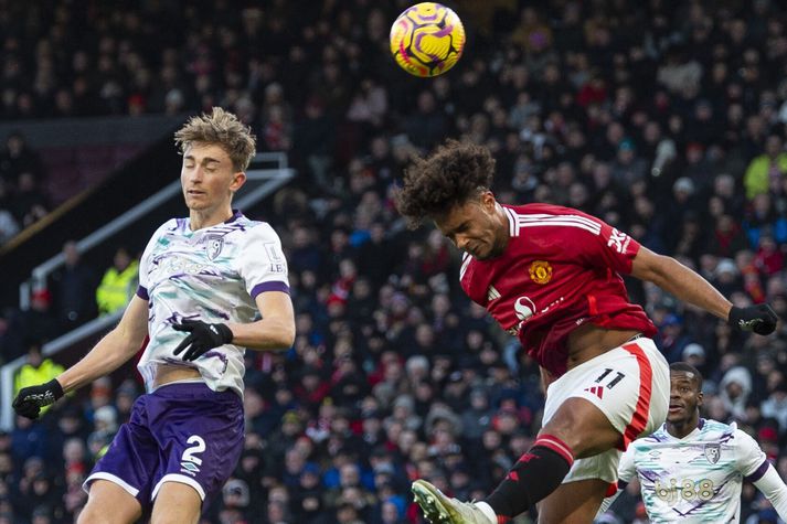 Dean Huijsen hefur skorað tvö mörk í ensku úrvalsdeildinni. Annað þeirra kom í 3-0 sigri Bournemouth á Old Trafford.