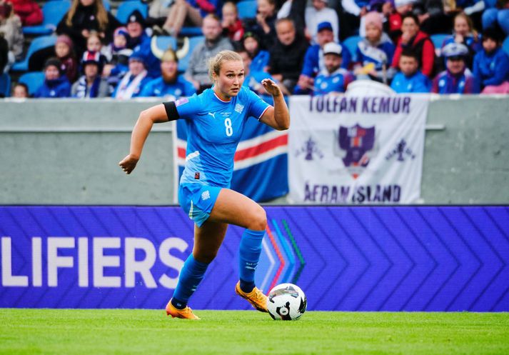 Alexandra Jóhannsdóttir á ferðinni í leiknum fræga gegn Þýskalandi í fyrra. Hún skoraði eitt marka Íslendinga í 3-0 sigri.