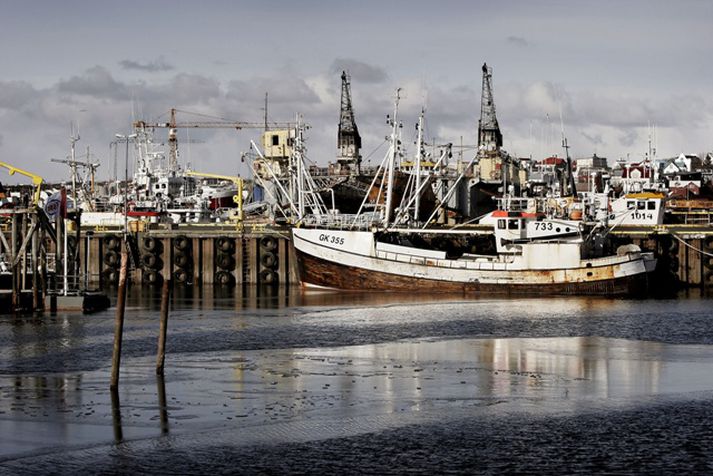 Verið er að dýpka Hafnarfjarðarhöfn