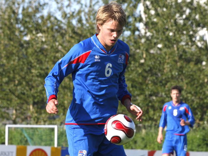 Birkir Bjarnason sést hér í leik með 21 árs landsliðinu.