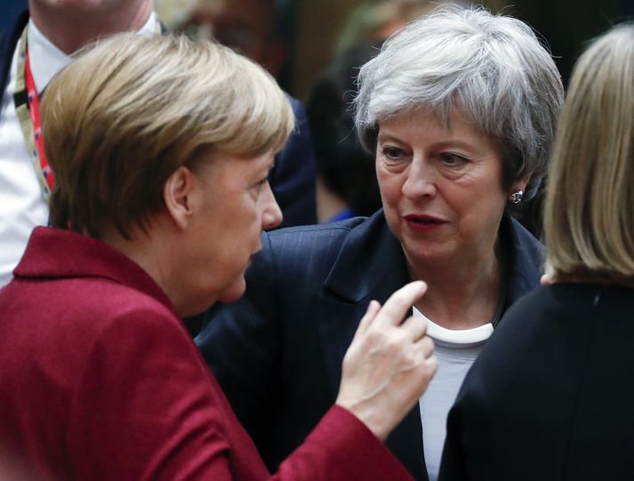 Merkel og May nýttu tækifærið á leiðtogafundi í Egyptalandi til að ræða Brexit. Myndin er frá fundi framkvæmdastjórnar ESB í desember.