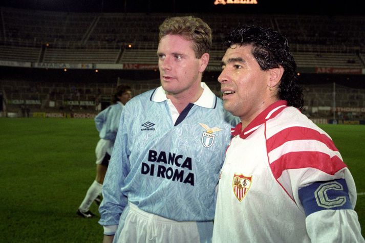 Paul Gascoigne og Diego Maradona voru, ef marka má sögu Gascoigne, báðir búnir að fá sér í glas þegar þeir mættust á sínum tíma.