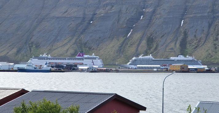 Um 200 skemmtiferðaskip komu á Ísafjörð sumarið 2024 en þau verða aðeins um 100 í sumar vegna nýja innviðagjaldsins á farþega.