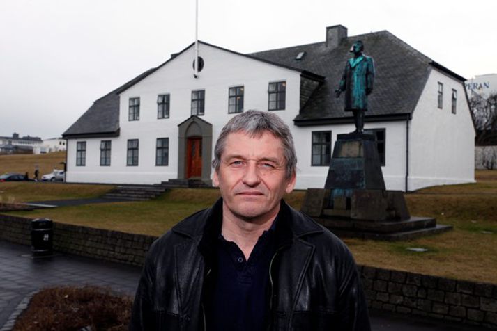 Hjálmar Jónsson, formaður Blaðamannafélagsins, segir að samningarnir feli í sér verulega kjarabót. Mynd/ Stefán.