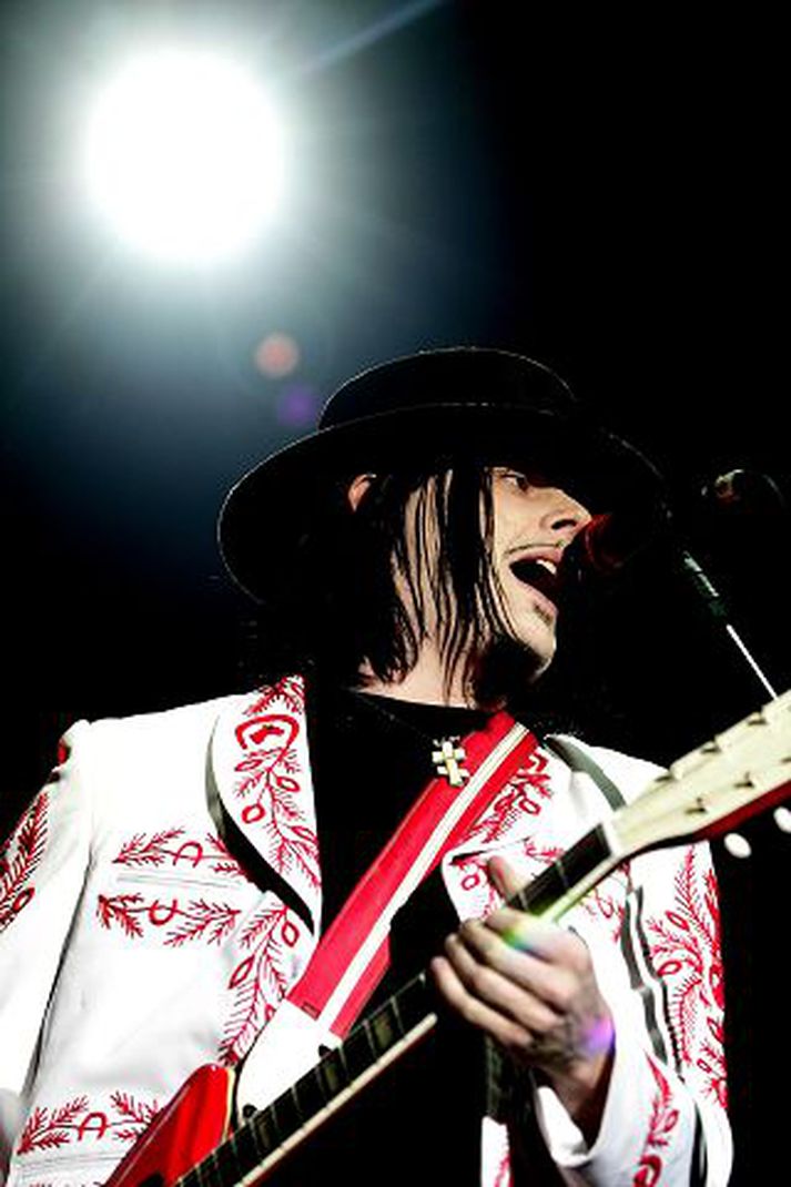 Ný plata frá The White Stripes er væntanleg í júní. Hér er Jack White á sviði Laugardalshallar árið 2005.
