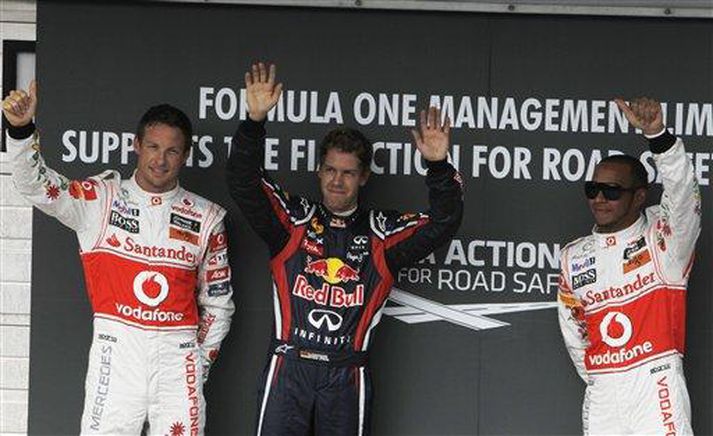 Fremstu menn. Jenson Button, Sebastian Vettel og Lewis Hamilton.