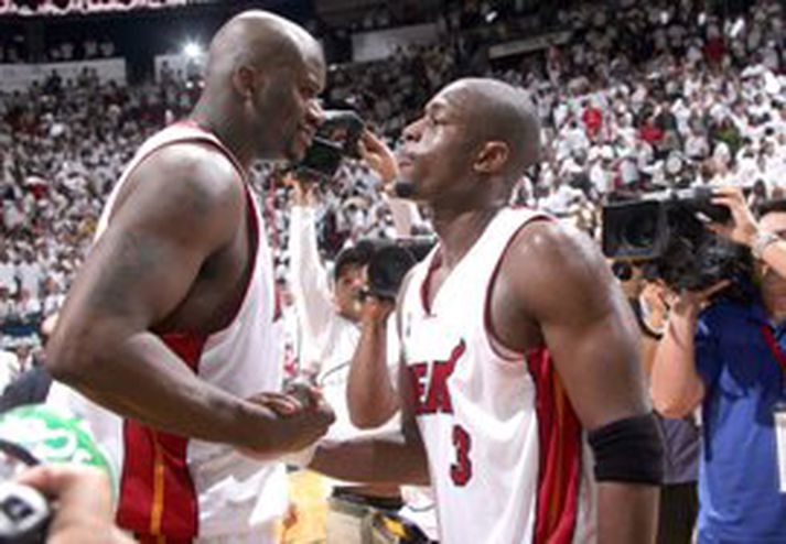 Shaquille O´Neal og Dwyane Wade eru nú loksins að ná heilsu og spiluðu sinn fyrsta leik saman í nótt frá því í nóvember á síðasta ári