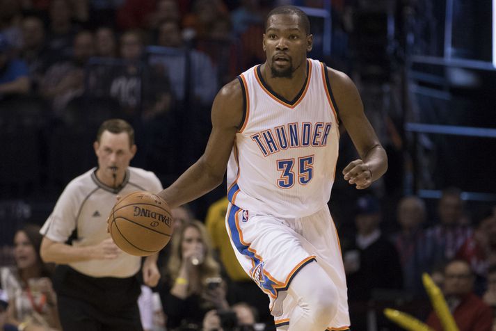 Kevin Durant tryggði sínum mönnum sigurinn í nótt.