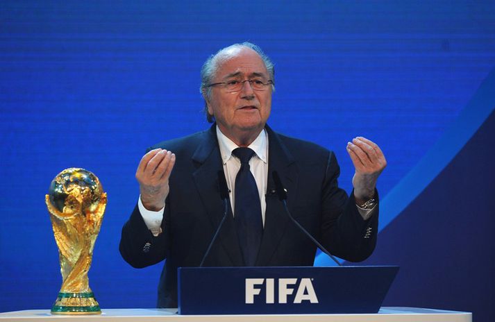 Blatter er enn að skipta sér af.