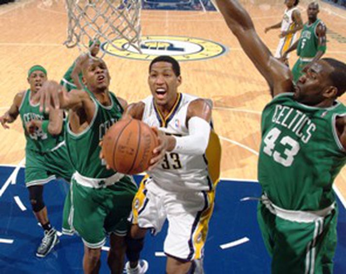 Danny Granger skorar hér í leiknum gegn Boston í nótt