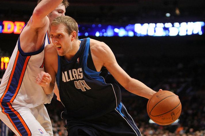 Dirk Nowitzky fór mikinn gegn New York í nótt.