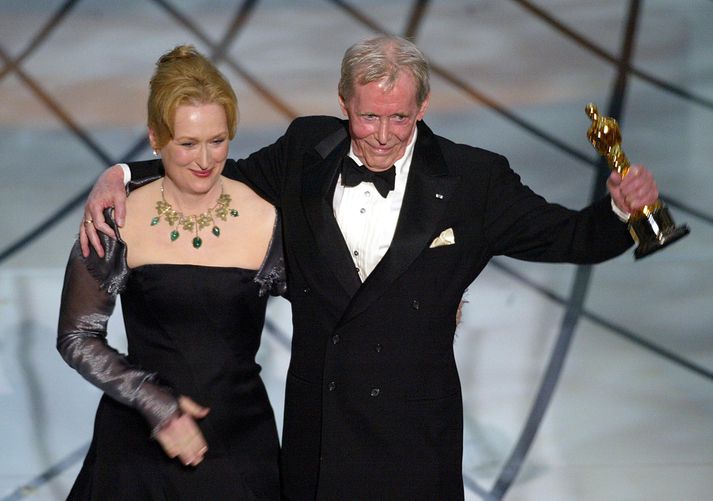 Peter O´Toole hlaut heiðuróskarsverðlaun árið 2003, við þeim tók hann úr hendi Meryl Streep.