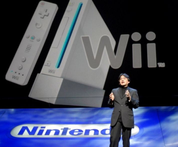 Frá kynningu á Wii-leikjatölvunni seint á síðasta ári sem hefur reynst Nintendo gullnáma.