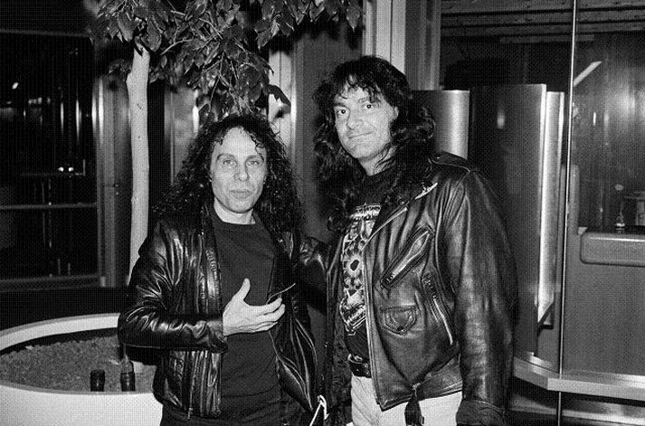 á Íslandi Ronnie James Dio (til vinstri) á Íslandi árið 1992 ásamt trommaranum Vinny Appice. mynd/ægir már kárason