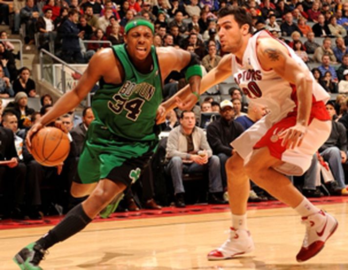 Paul Pierce á fullri ferð fyrir Boston í nótt