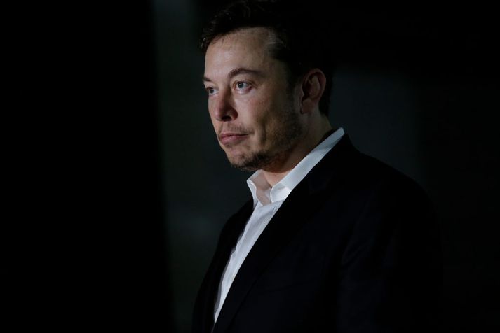 Elon Musk lofaði í síðustu viku að hætta vera grimmur á samfélagsmiðlum.
