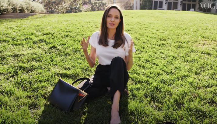 Jolie er nokkuð skemmtileg í innslagi Vogue.