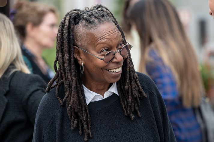 Whoopi Goldberg er mikil baráttukona fyrir kvennaíþróttum og sýnir það heldur betur í verki með því að stofna AWSN sjónvarpsstöðina.