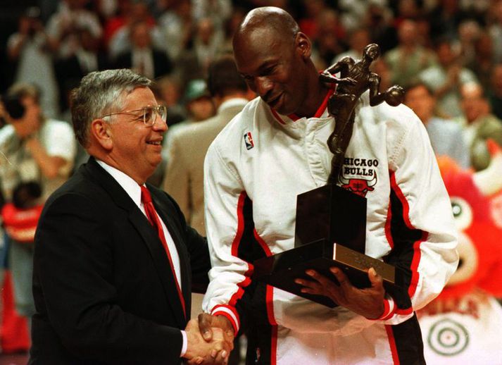 David Stern með Michael Jordan.