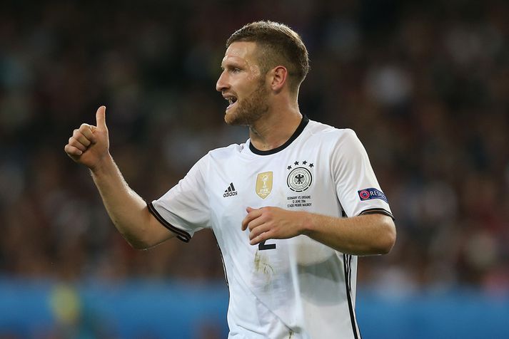 Mustafi er tilbúinn að fara til Englands.