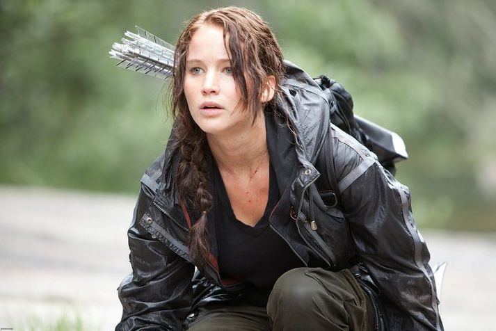 Dauðadómur Katniss Everdee telur sig ekki eiga mikla möguleika á að komast lífs af frá Hunger Games-leikunum þar sem aðeins einn þátttakandi af 24 lifir af.