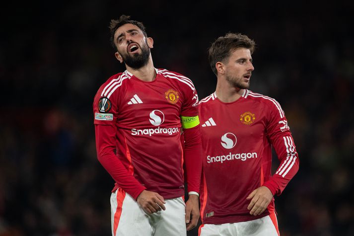 Manchester United v FC Twente - UEFA Europa League 2024/25 League Phase MD1 MANCHESTER, ENGLAND - SEPTEMBER 25: Bruno Fernandes of Manchester United reacts with team mate Mason Mount during the UEFA Europa League 2024/25 League Phase MD1 match between Manchester United and FC Twente at Old Trafford on September 25, 2024 in Manchester, England. (Photo by Joe Prior/Visionhaus via Getty Images)