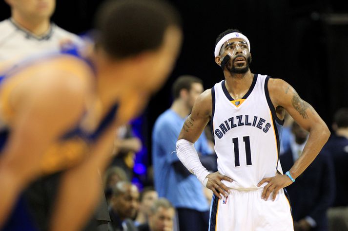 Mike Conley með grímuna.