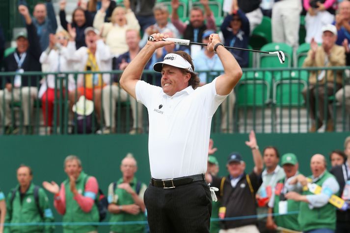 Phil Mickelson á titil að verja á Opna breska.