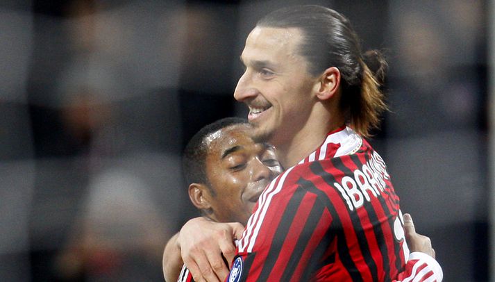 Zlatan Ibrahimovic fagnar með Robinho.