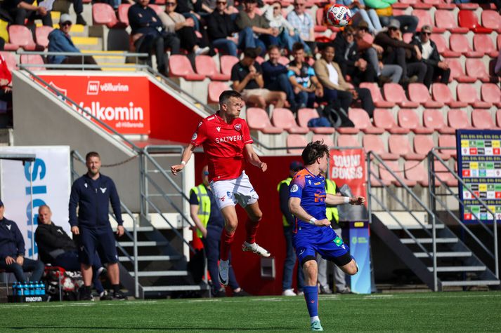 Sigurður Egill Lárusson skoraði sigurmark Vals í Árbænum.