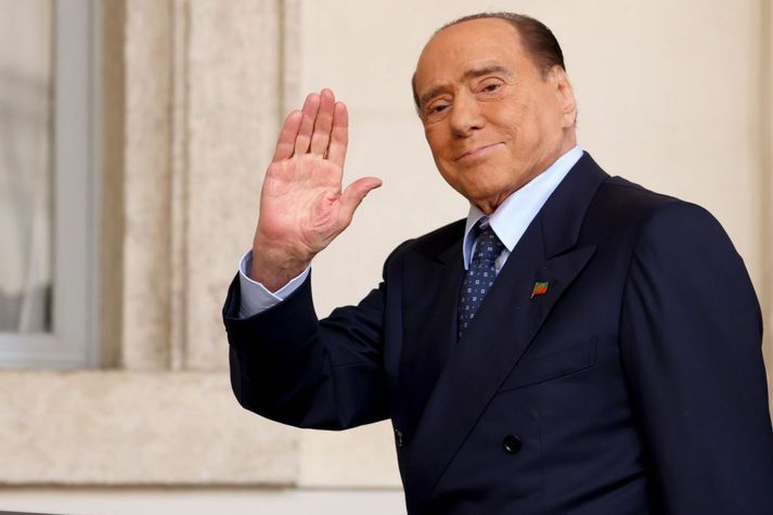 Berlusconi var einhver skrautlegasta stjórnmálafígúra Evrópu á þessari öld.