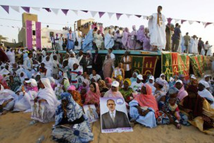 Frá kosningafundi Sidi Ould Cheikh Abdallahi, en hann er talinn líklegur sigurvegari í kosningunum í dag.