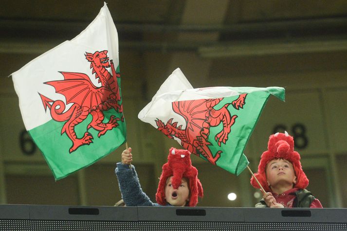 Stuðningsmenn Wales fjölmenna á leikinn á morgun en sigur eða jafntefli á móti Íslandi kemur liðinu í umspil um sæti í A-deildinni.