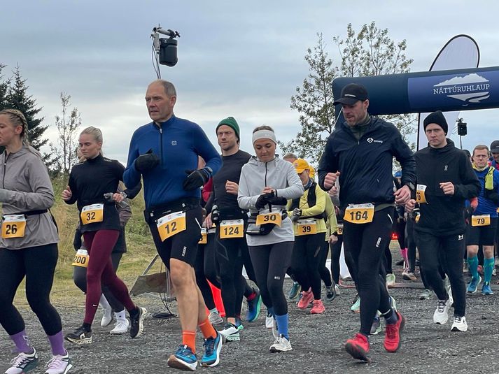 230 manns hlupu af stað klukkan níu í morgun.